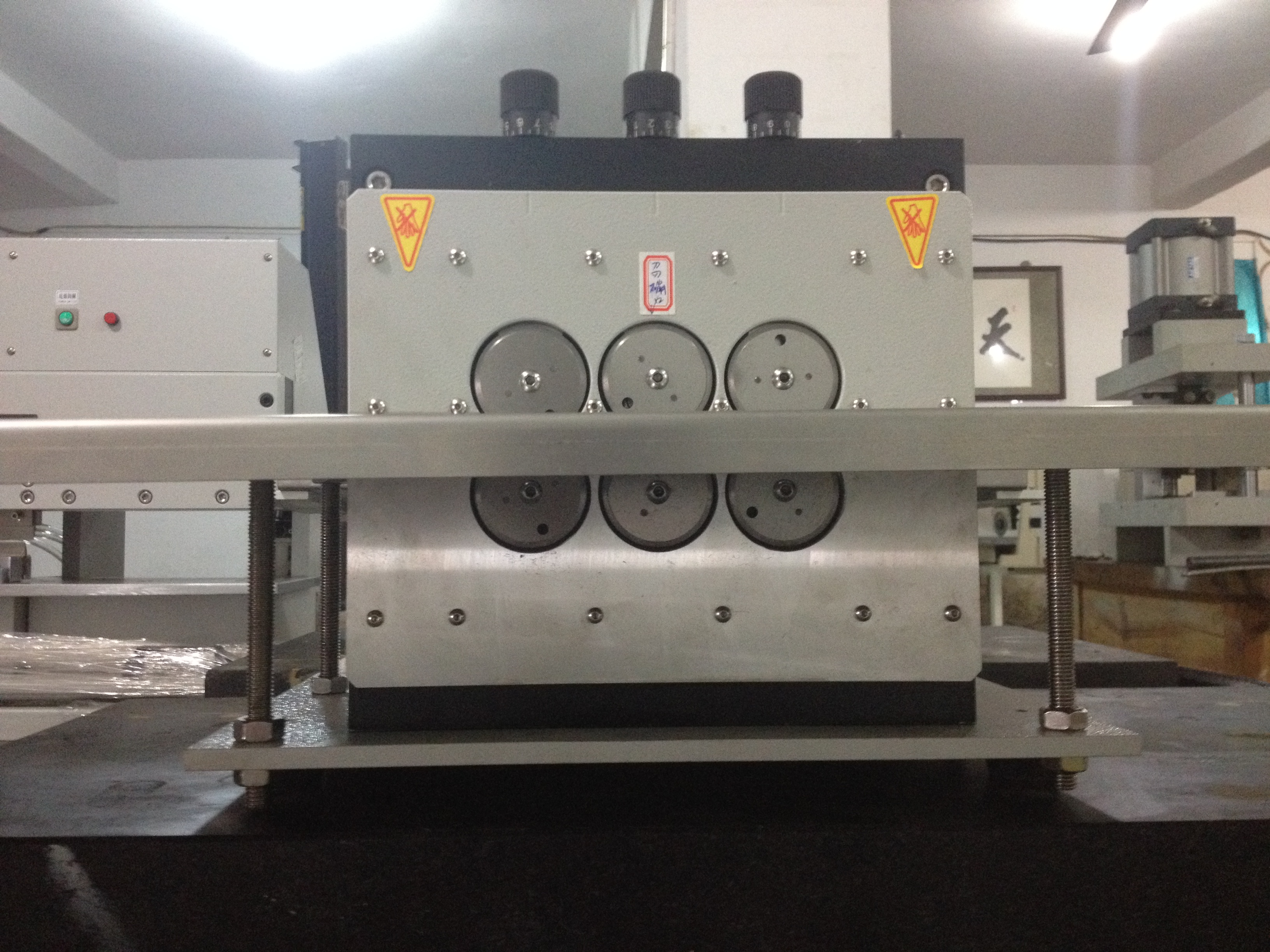 東莞超長板PCB切板機（jī）,東莞多刀式PCB切（qiē）板機,CWVC-3S