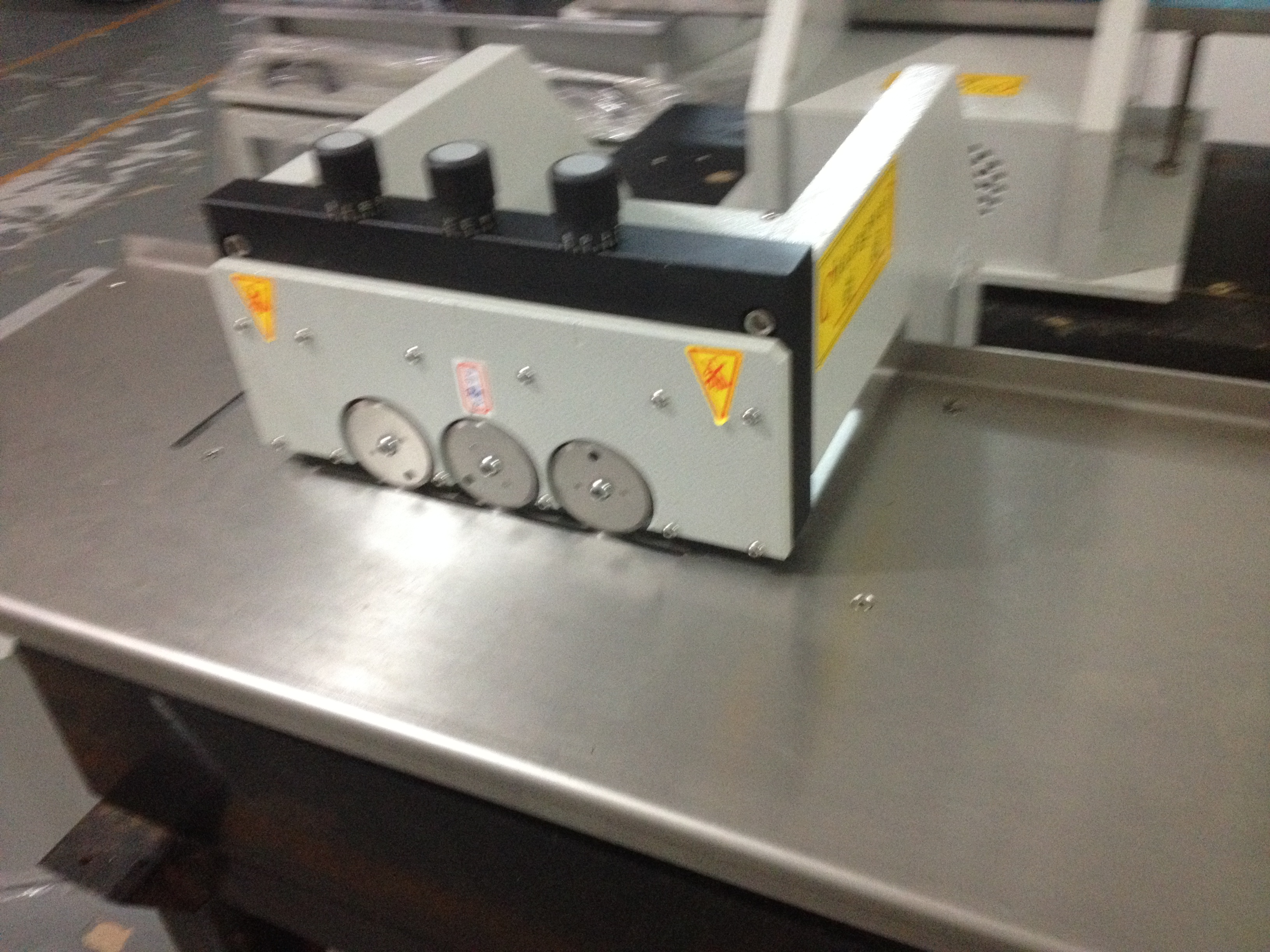 深圳多刀式燈帶PCB分板（bǎn）機,深圳自（zì）動（dòng）燈條PCB分板機,CWVC-3S